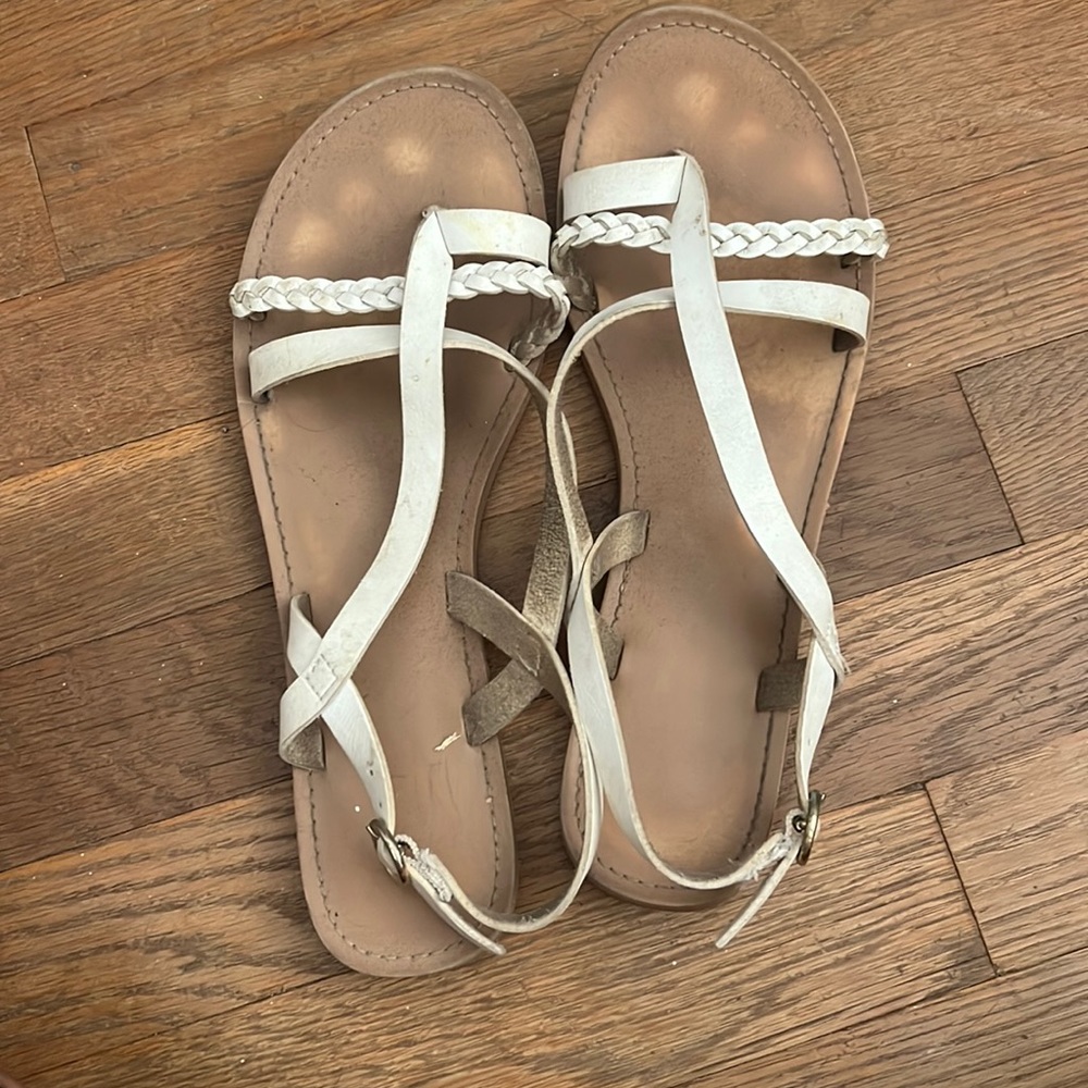 Faded Glory white sandals